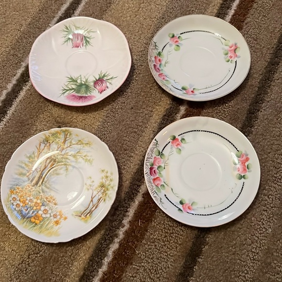 Vintage tea saucer - Picture 1 of 12